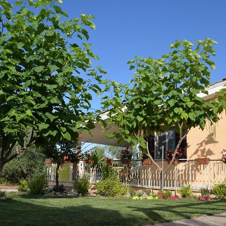 B&B Lara Santola Corato Bagian luar foto