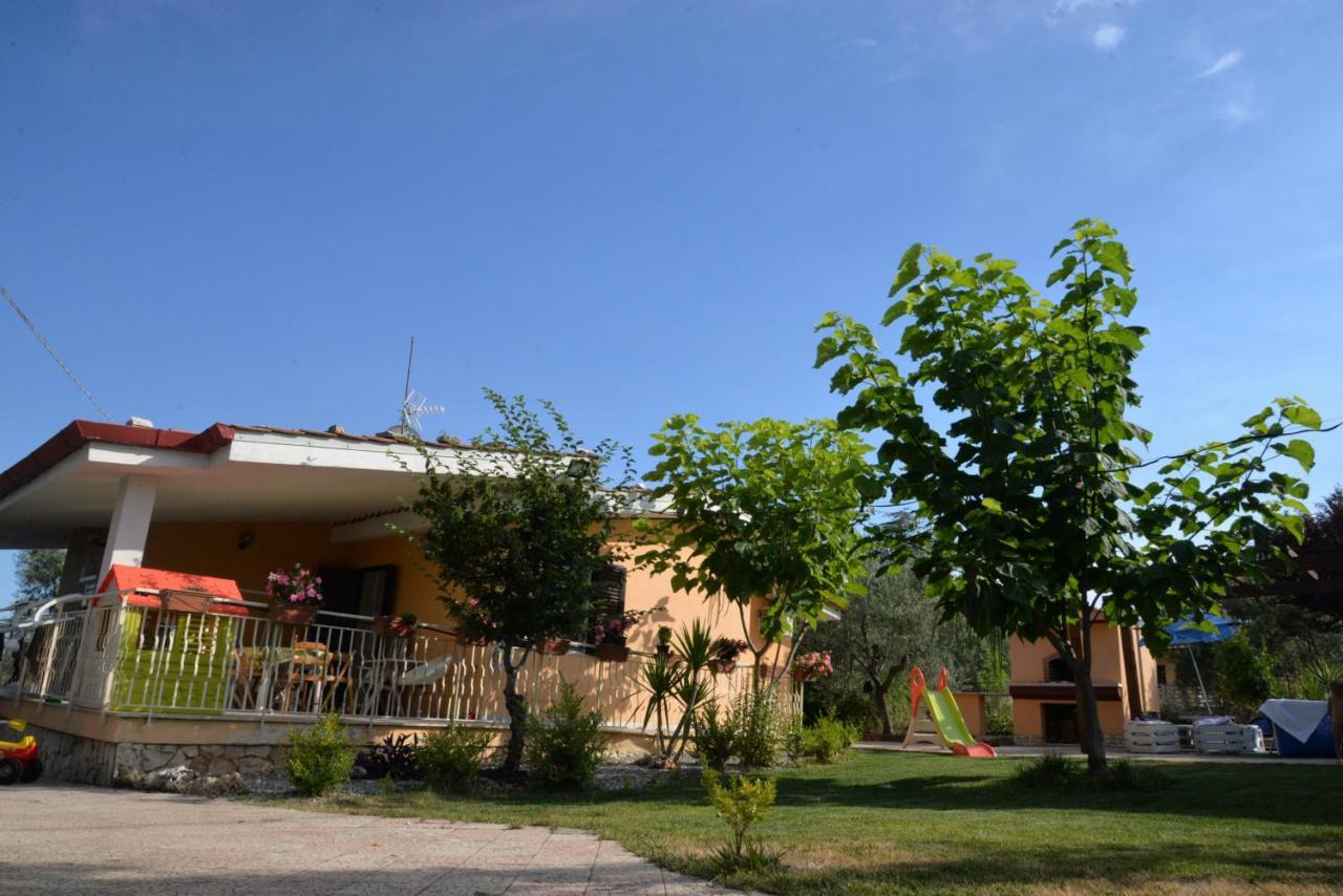 B&B Lara Santola Corato Bagian luar foto