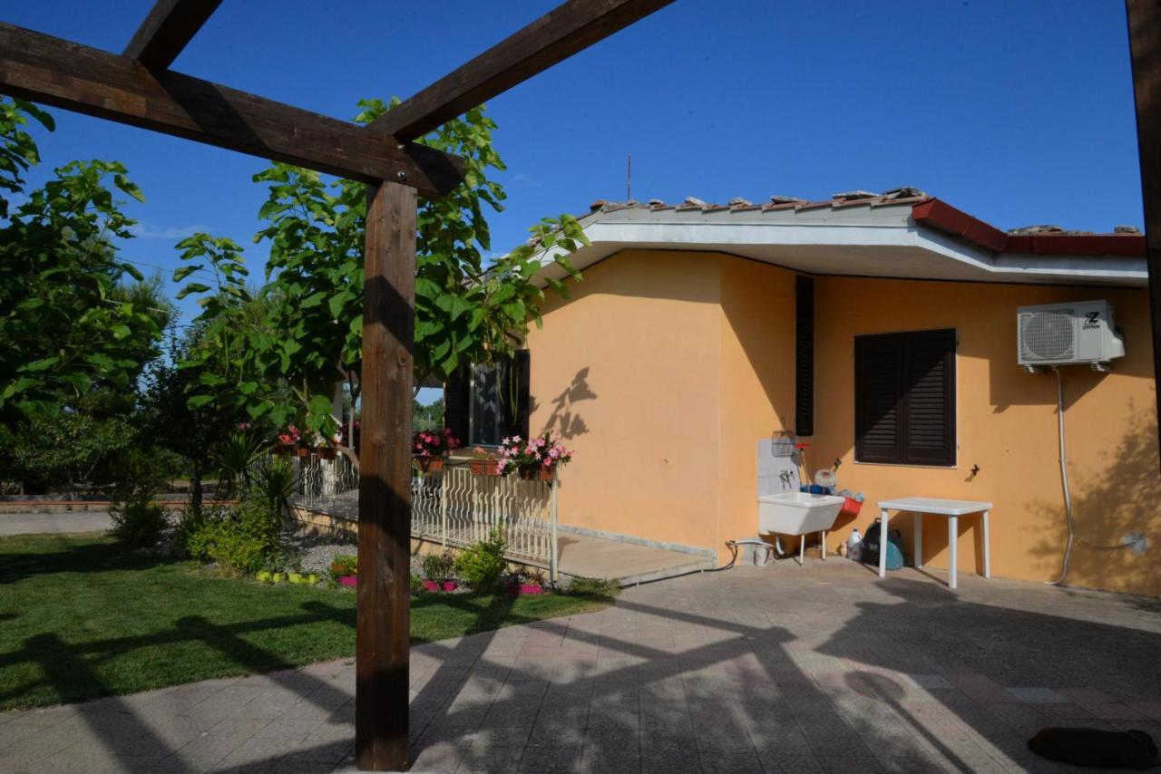 B&B Lara Santola Corato Bagian luar foto