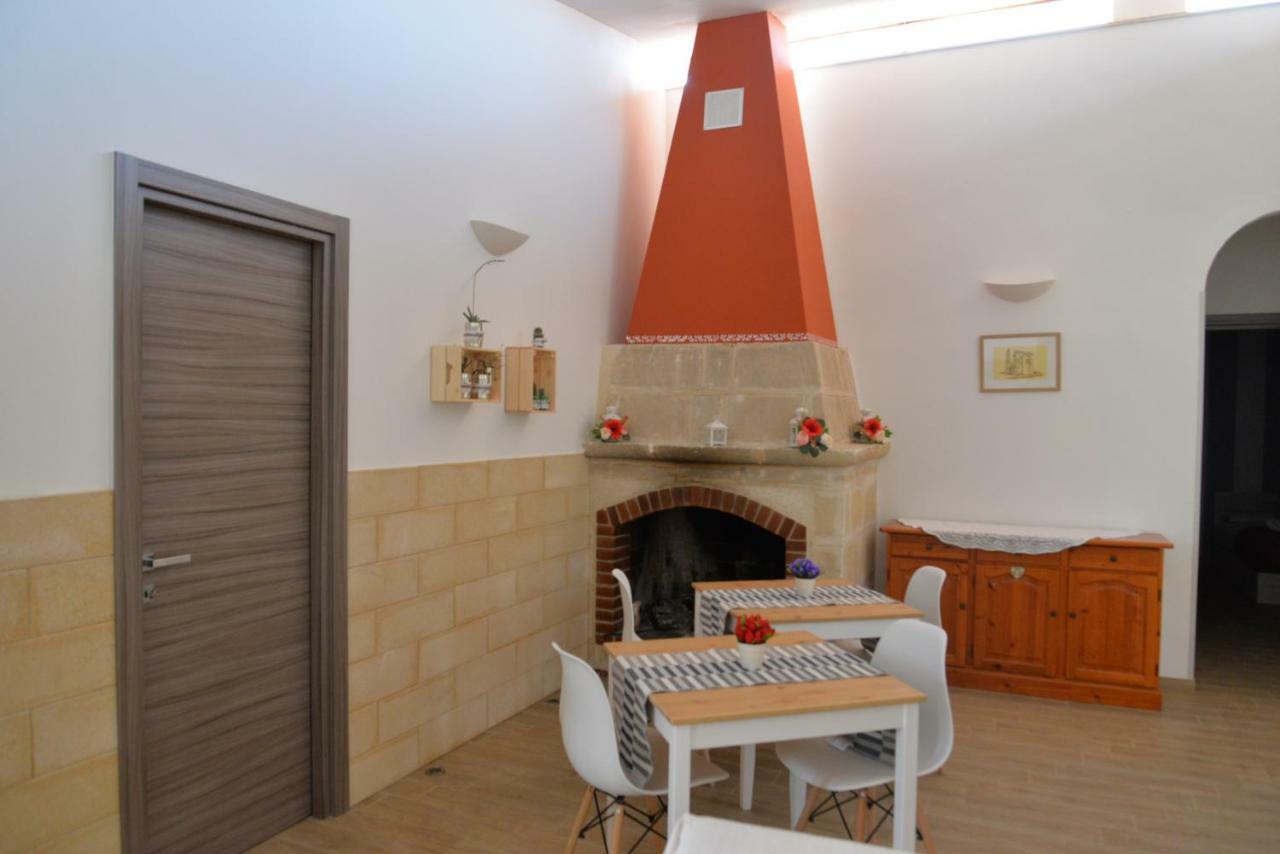 B&B Lara Santola Corato Bagian luar foto